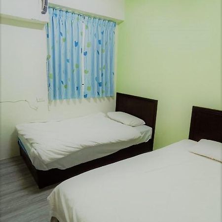 Fengchia Bichon Art Homestay Taichung Exterior foto